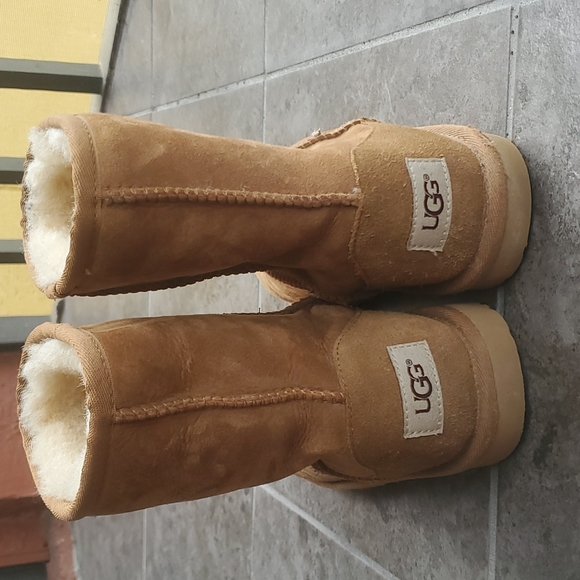 UGG classic short II chestnut medium tan uggs boots booties size 4 - Picture 5 of 11